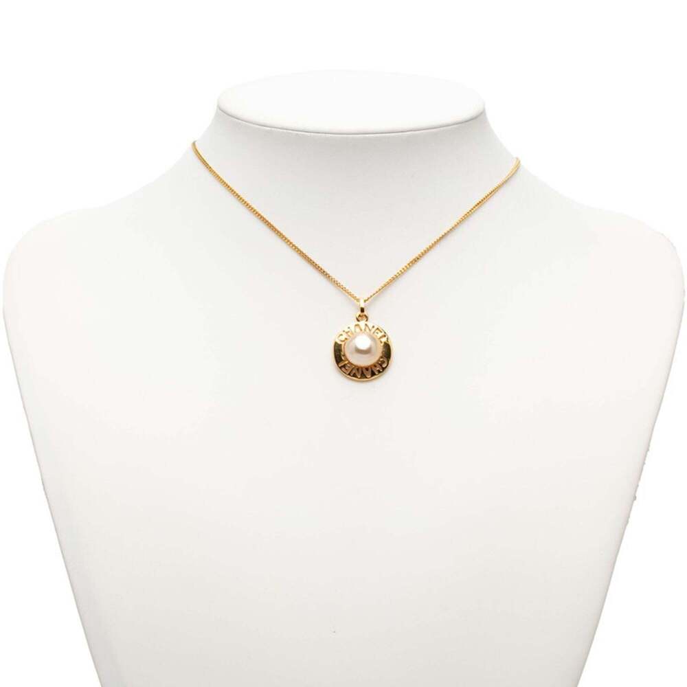 CHANEL Gold Pearl Necklace - Picture 5 of 5
